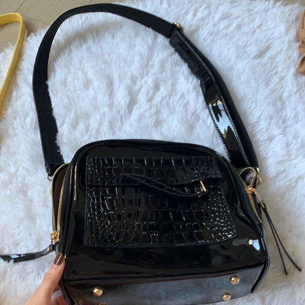 New black shoulder bag